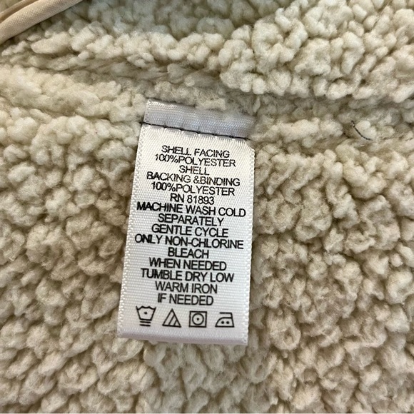 Denim & Co Gray and Cream Vest - Picture 4 of 10